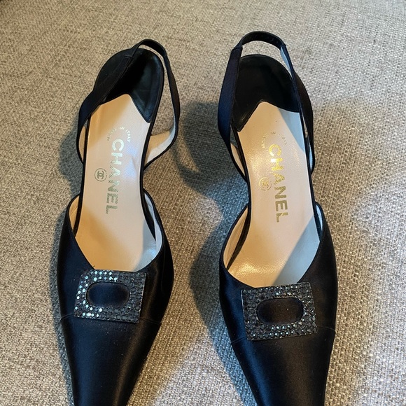 Chanel dress shoes. Perfect for celebrations - Picture 2 of 3